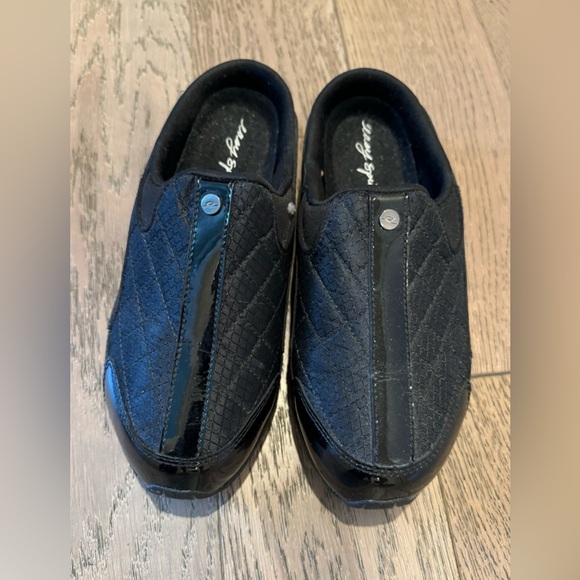 New Easy Spirit 8.5 WW Black Mule/Clogs - Picture 3 of 8